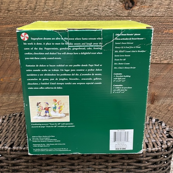 Department 56 "Dottie's Gumdrop Diner" Lighted Christmas 2004 COLLECTIBLE - Picture 11 of 13